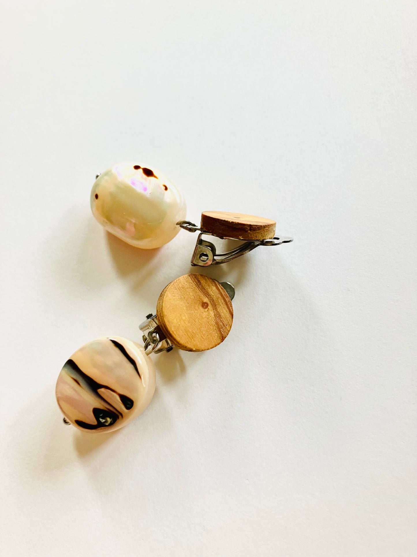 Boucles bois et nacre Clips