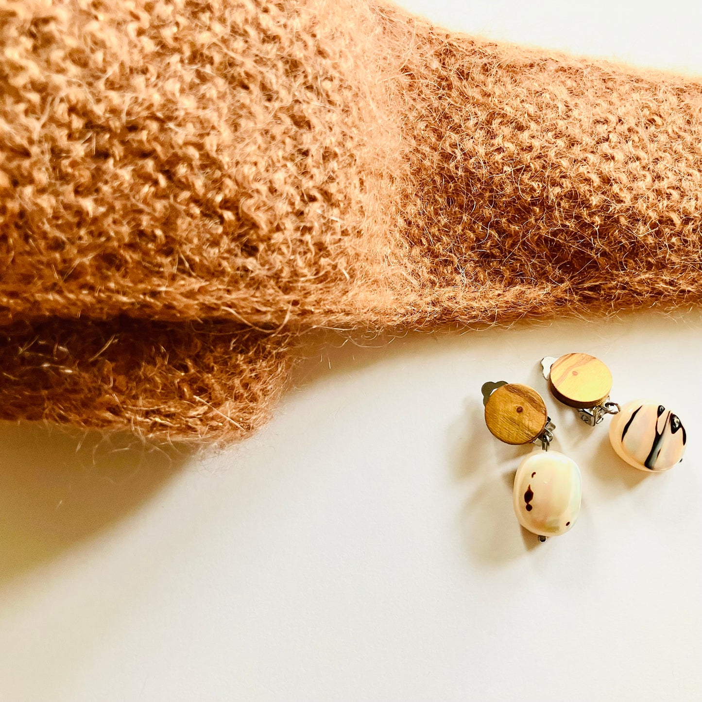 Boucles bois et nacre Clips