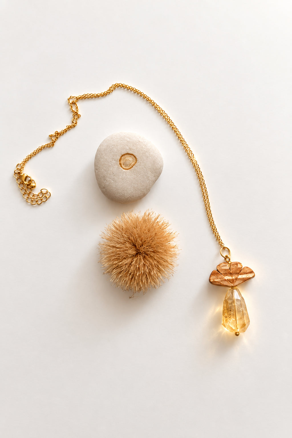 Bois local, citrine, acier inoxydable doré 