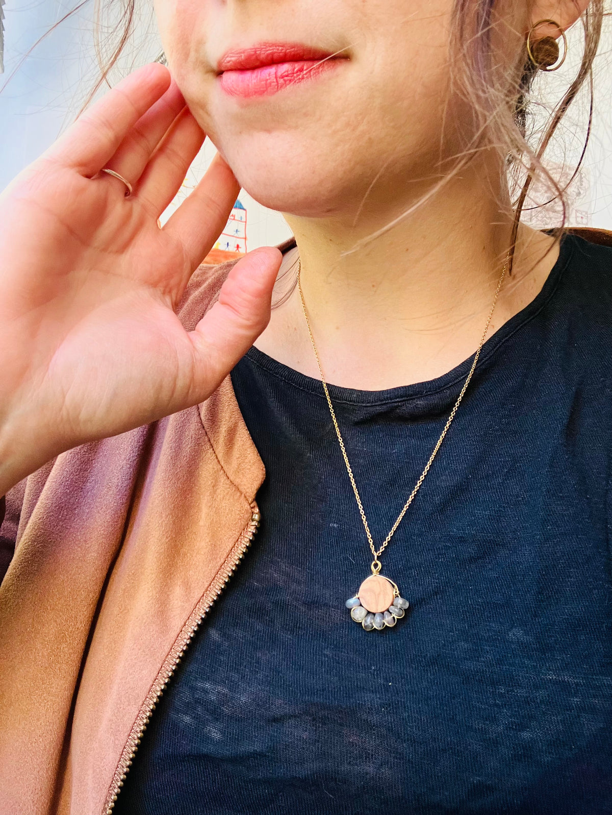 Collier Grigri Bois et couronne de labradorites