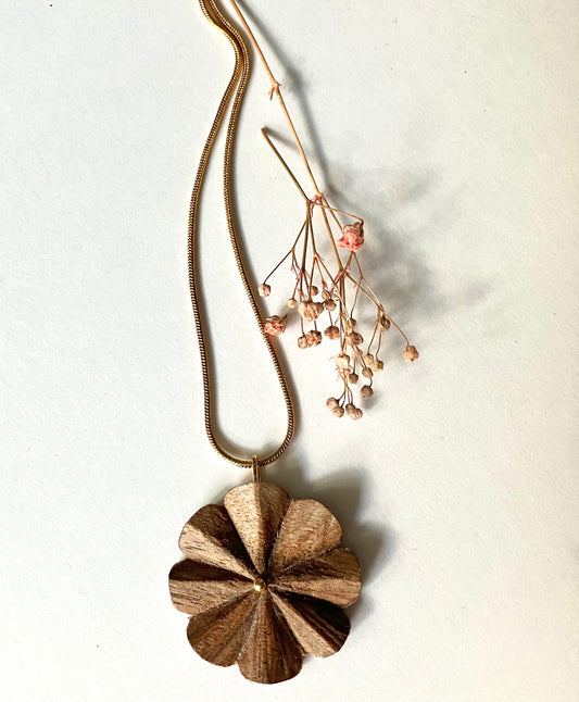 Collier Hanna